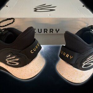 NEW Under Armour Steph Curry Basketball Athletic Lifestyle Shoes Men's Size 11.5